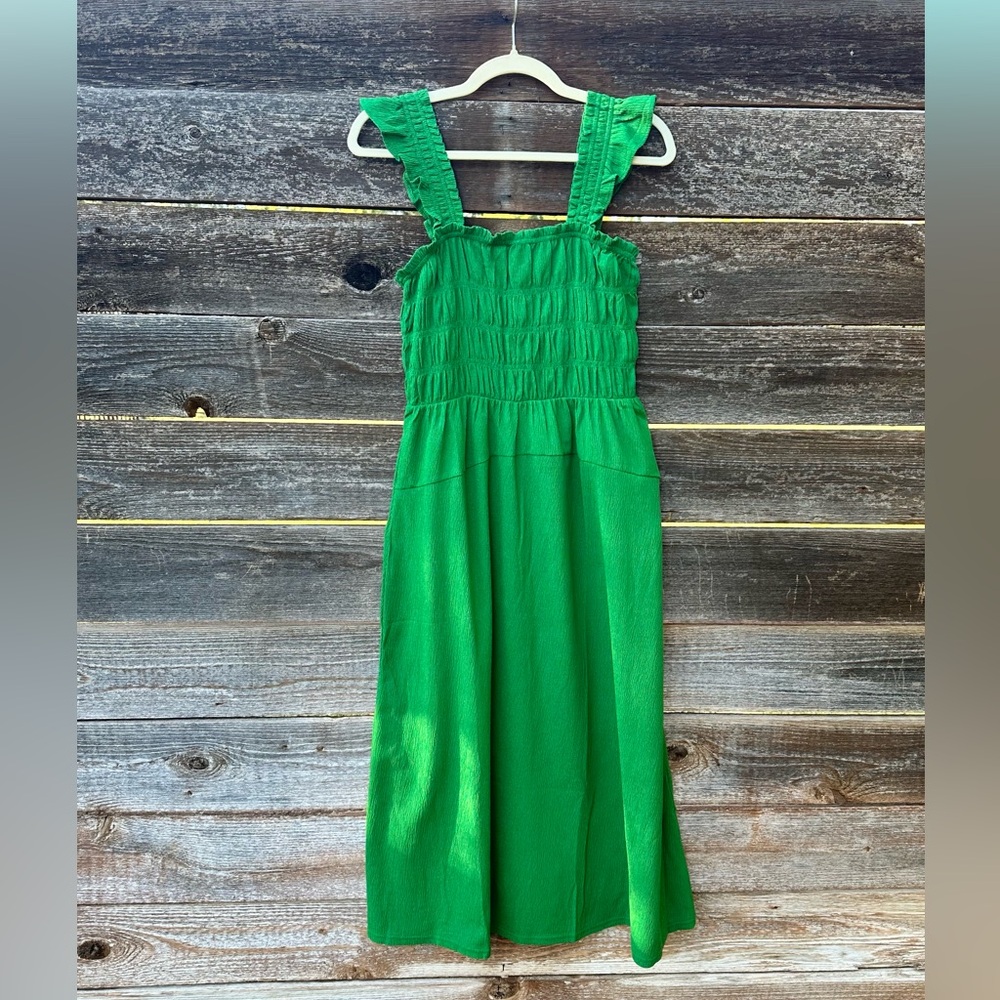 NWOT Smocked Old Navy Women’s Dress Sz M in Vibrant Green Tarp, Ruffled Sleeves